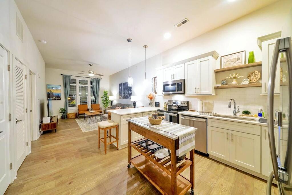 Apartamento New Stylish Getaway- 5 Mil To Uptown/3 Smart Tvs! Charlotte Exterior foto